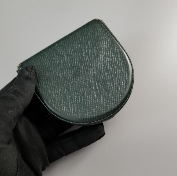 LOUIS VUITTON Beautiful mini monnaie boite coin case Taiga Leather/Germany - Picture 16 of 16
